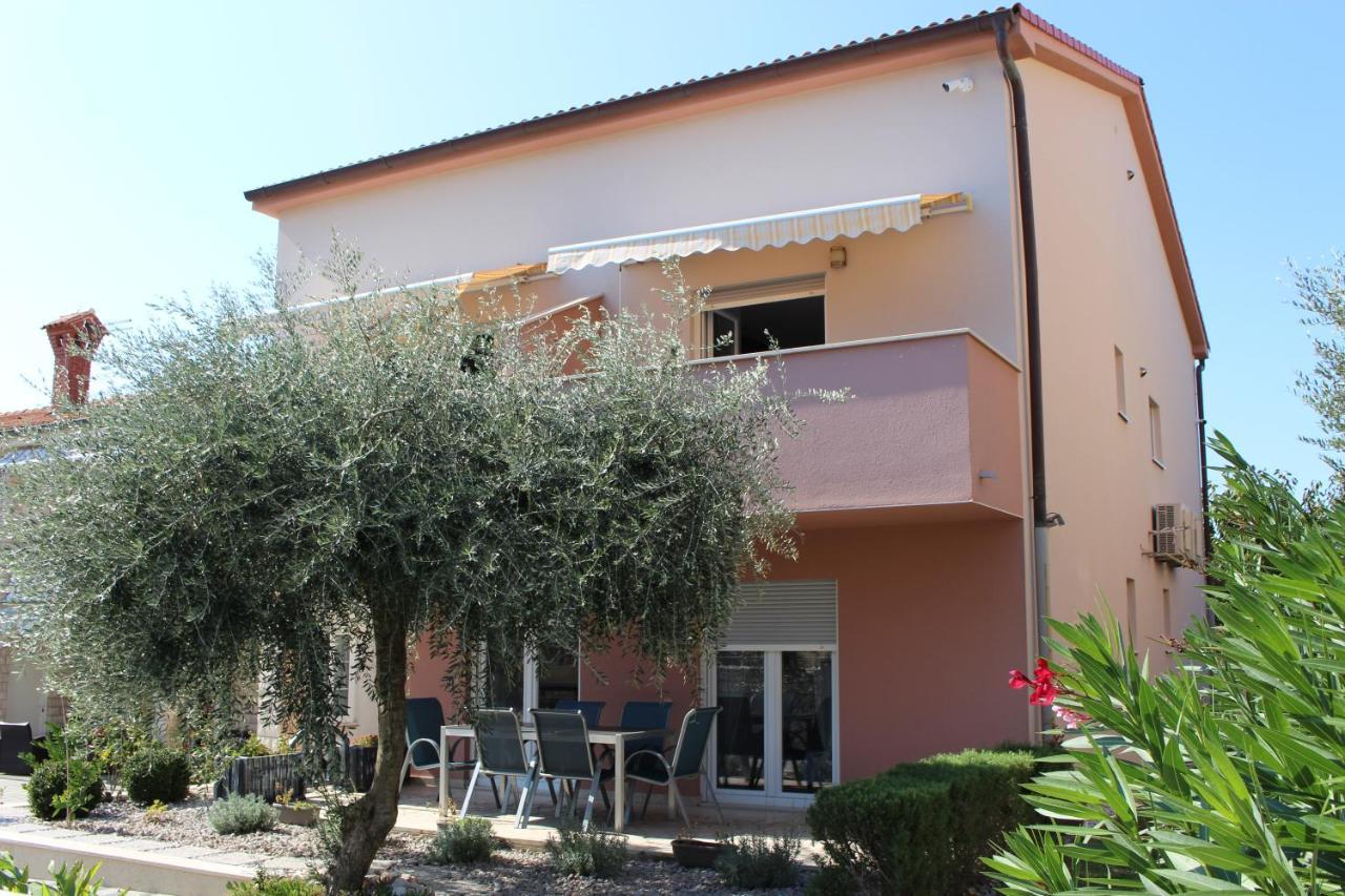 Filipovic Apartmani 梅杜林 外观 照片