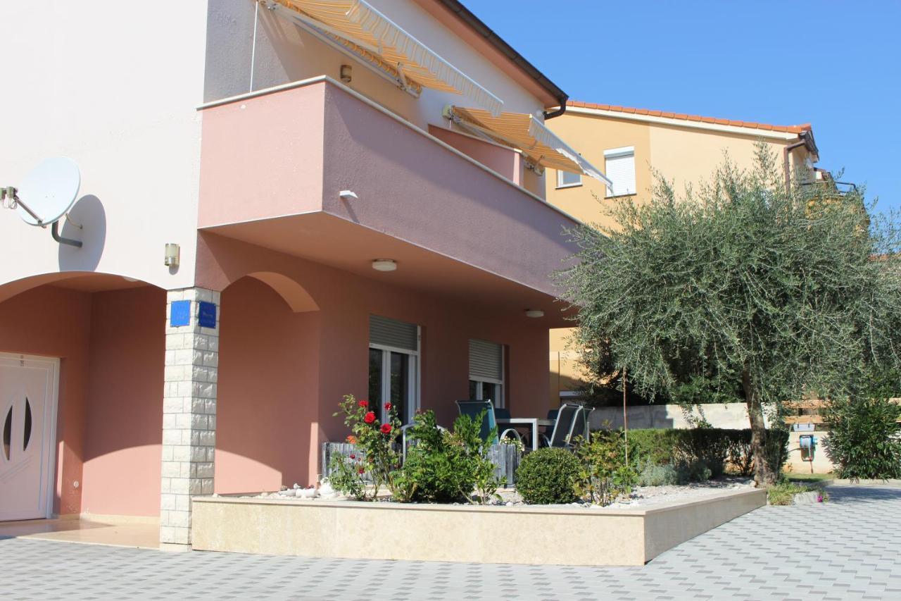 Filipovic Apartmani 梅杜林 外观 照片
