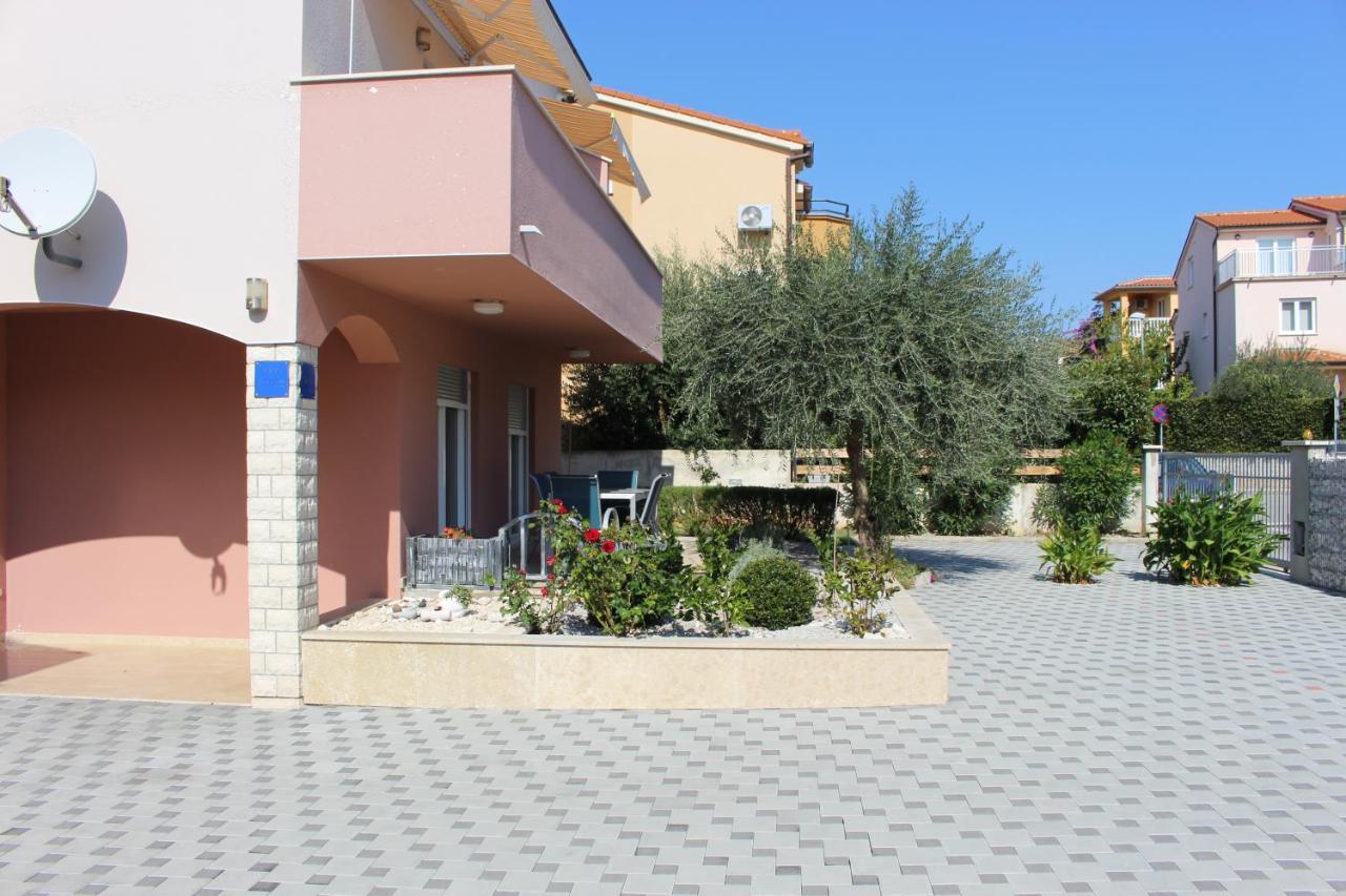 Filipovic Apartmani 梅杜林 外观 照片